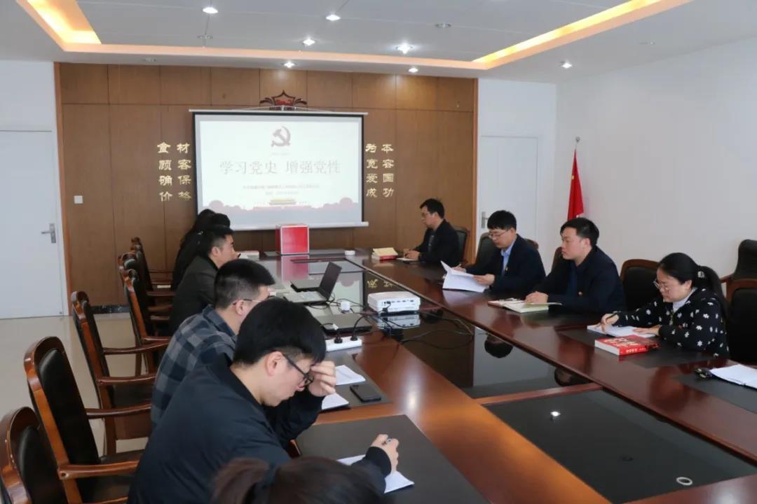 主持图片.jpg
